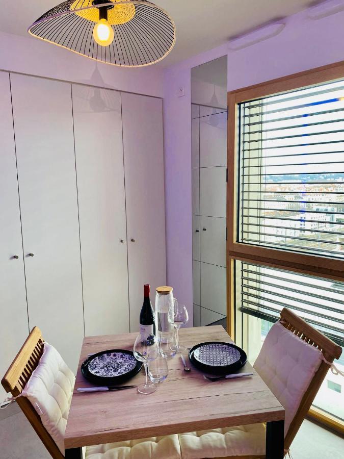 Studio Bel Mod Mont D'Or - Belvedere Moderne Lyon Exterior photo