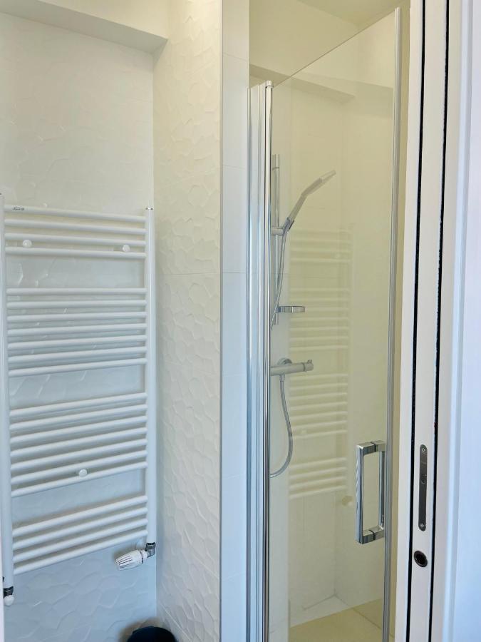 Studio Bel Mod Mont D'Or - Belvedere Moderne Lyon Exterior photo